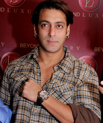 Salman Khan Hot Photos, Salman Khan Hot Wallpapers, Salman Khan Hot Pics, Salman Khan Hot Pictures, Salman Khan Hot Scenes, Dabang Movie News, Bollywood News