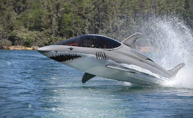 Amazing Things in the World: Shark Submarine