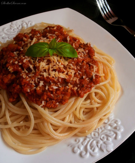 Makaron z Sosem Bolońskim (Spaghetti Bolognese) - Przepis - Słodka Strona