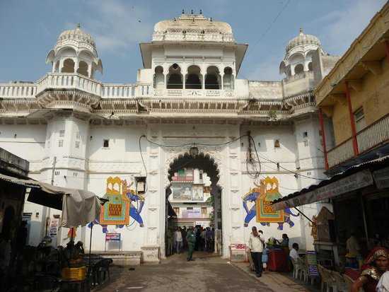 shrinathji-top-places-to-visit-in-udaipur