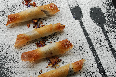 http://cabouffeundoberman.blogspot.fr/2012/04/cigarettes-au-chocolat-et-aux-amandes.html