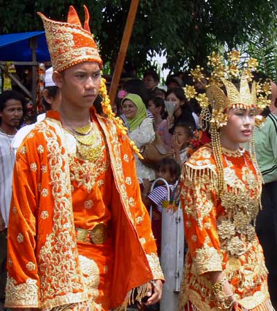  Pakaian  Adat  Tradisional Jambi  Wonderful Indonesia