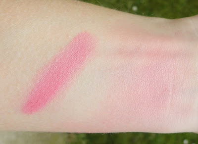 essence-cinderella-limited-edition-blush-01-so-this-is-love-swatch-picture