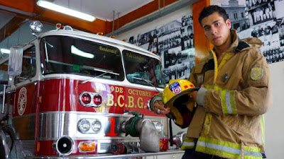 fotos de chico bombero