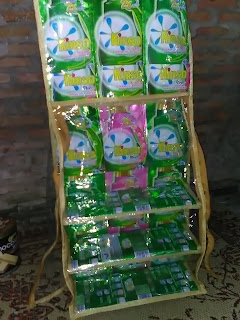 HANDYCRAFT LIMBAH PLASTIK DARI LIMBAH MENJADI BERKAH 