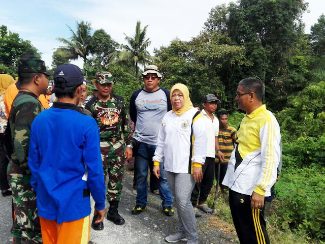 Bupati Kobar Imbau Agar Warga Giat Melaksanakan Gotong Royong