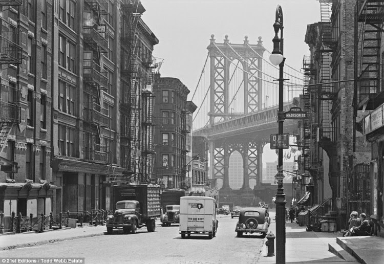 A Vintage Nerd, Vintage Photography, Vintage Blog, 1940s New York, Vintage New York, Black and White Photography