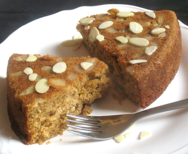 Vegan Oil Almond Cake