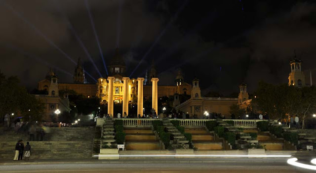 Green_Pear_Diaries_Barcelona_plaza_España_Alexandra_Proaño