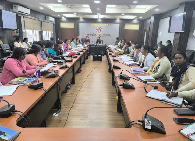 महिला एवं बाल विकास की योजनाओं के क्रियान्वयन   के लिए सतत् भ्रमण कर मॉनीटरिंग जरूरी-कलेक्टर