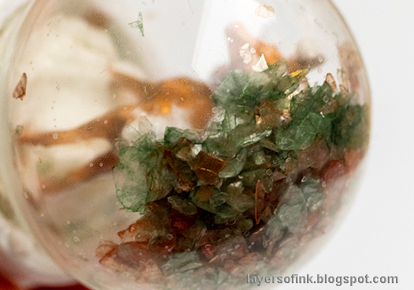 Layers of ink - Christmas Forest with Snowglobe Tutorial by Anna-Karin Evaldsson.
