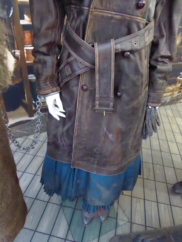 Hateful Eight Daisy Domergue costume detail