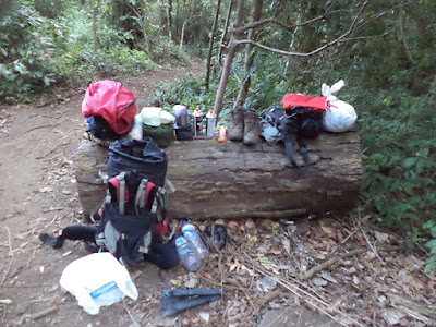 naik gunung bawa kulkas