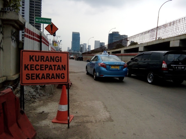 Penyempitan jalan di beberap ruas di jakarta, jl gatot subroto