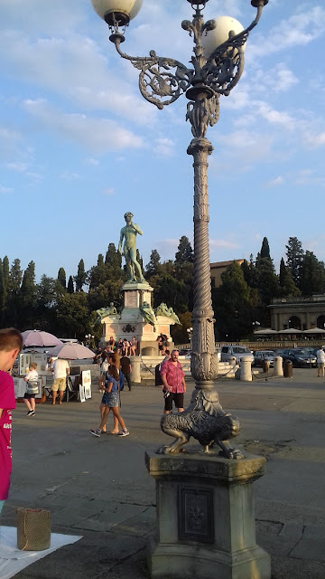 Visiter Florence en Toscane. Sur la piazza Michelangelo.