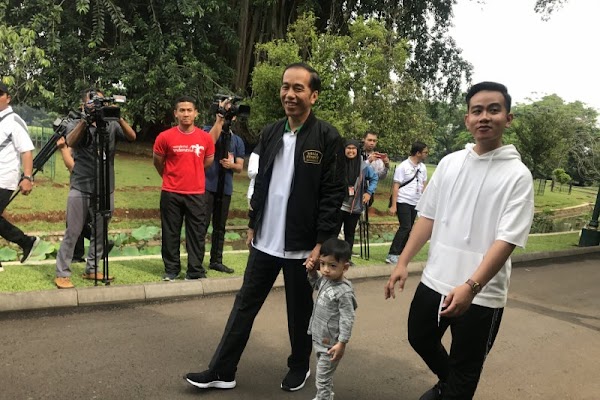 Gibran Mau Ikut Demo Tolak Jokowi 3 Periode, BEM SI: Telepon Presiden Saja