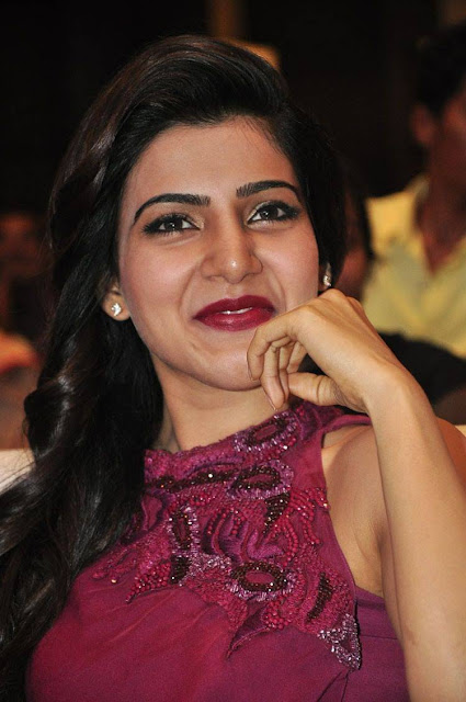 samantha at event showing her armpits 