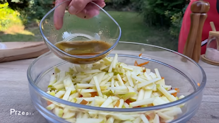 Отслабване със салата от сурови зеленчуци: Разкрийте тайната зад рецептата с цвекло, морков и ябълка