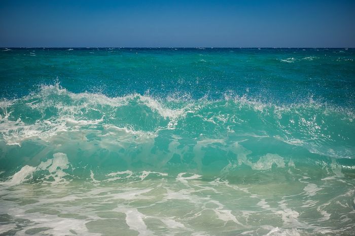 Ini Penyebab Laut di Dunia Memiliki Warna Berbeda-beda