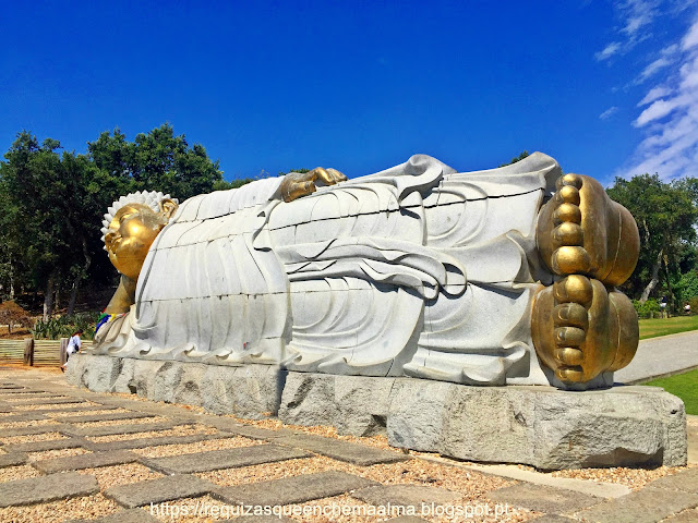 Buddhas dourados, Escadaria Principal, Bacalhôa Buddha Eden