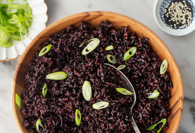 Hàm lượng cao zeaxanthin và lutein trong gạo lứt đen giúp bảo vệ võng mạc