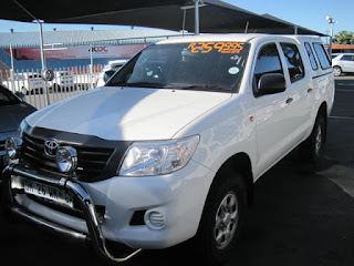 CAR FOR SALE IN CAPE TOWN - 2015 Toyota Hilux Double Cab 4x4 Diesel 