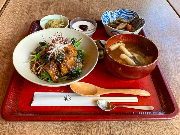 茨城県水戸市赤塚駅そばの古民家カフェ『Cafe清ら』のあじ梅丼