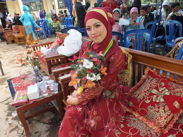 Model Kerudung Merah