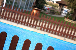 Piscina y jardin del Hostal Rural El Bosc