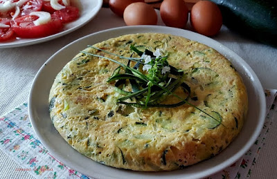 Tortilla de calabacín y atún en microondas