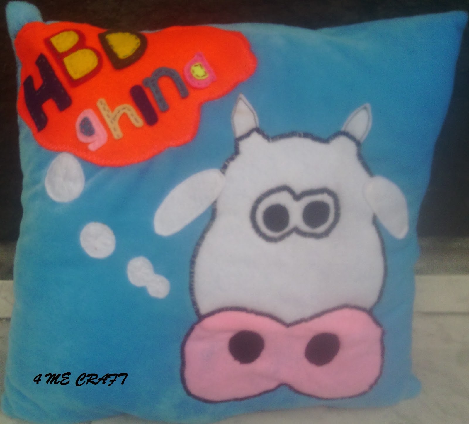 Bantal Sapi : Toko Online Bantal Handmade  Jual Bantal Wisuda