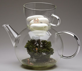 07-Kendal-Murray-Surreal-Miniature-Worlds-in-Everyday-Objects-www-designstack-co
