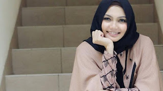 Ini Jawaban Agama Rina Nose Setelah lepas Jilbab