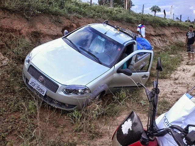 Acidente de carro próximo a Baixa Grande