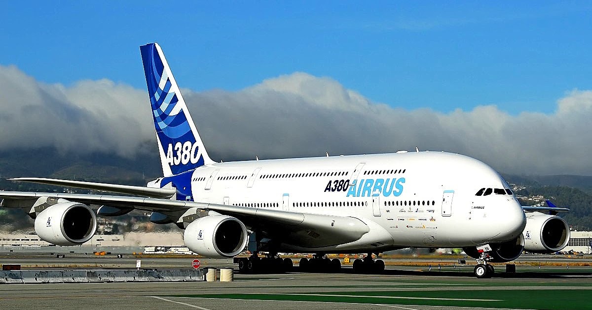  GAMBAR PESAWAT TERBANG  Airbus A380 wallpaper 3 