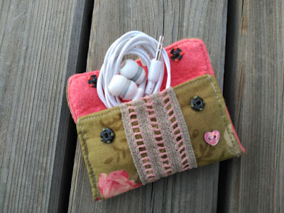 funda, auriculares, costura, fieltro, earphones case, sewing, felt, couture, écouteurs, feutrine