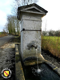 CREPEY (54) - Guéoir (XVIIIe siècle) et fontaine-abreuvoir (XIXe siècle)