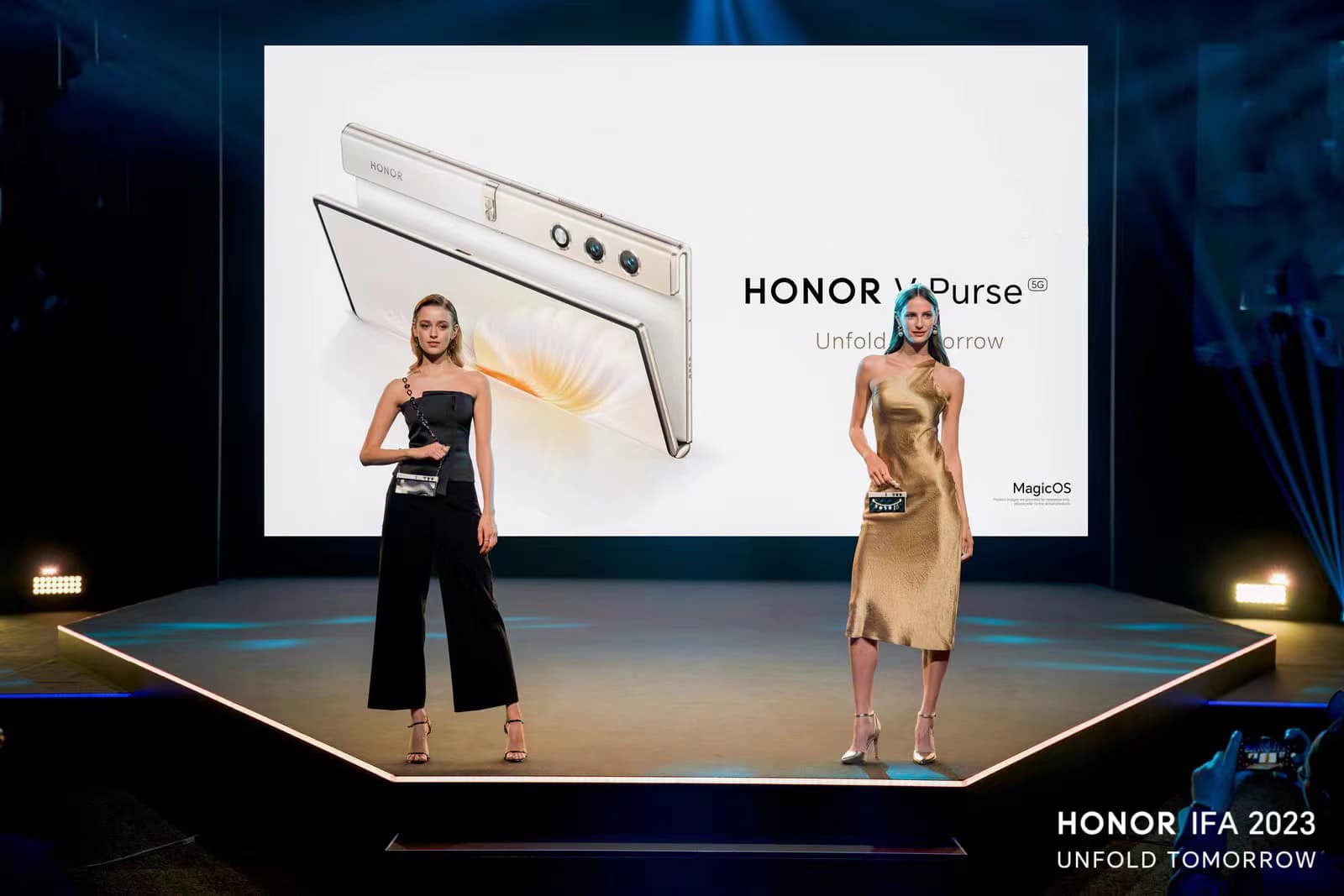 Honor Magic V2 & Honor V Purse - The Future of Foldables? 