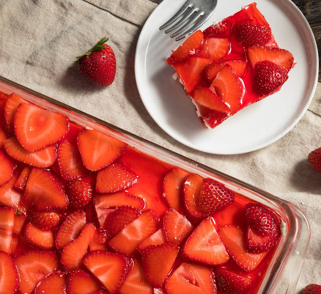 Strawberry Pretzel Salad