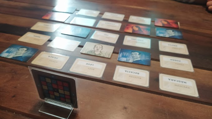 Coup e Código Secreto: party games divertidíssimos