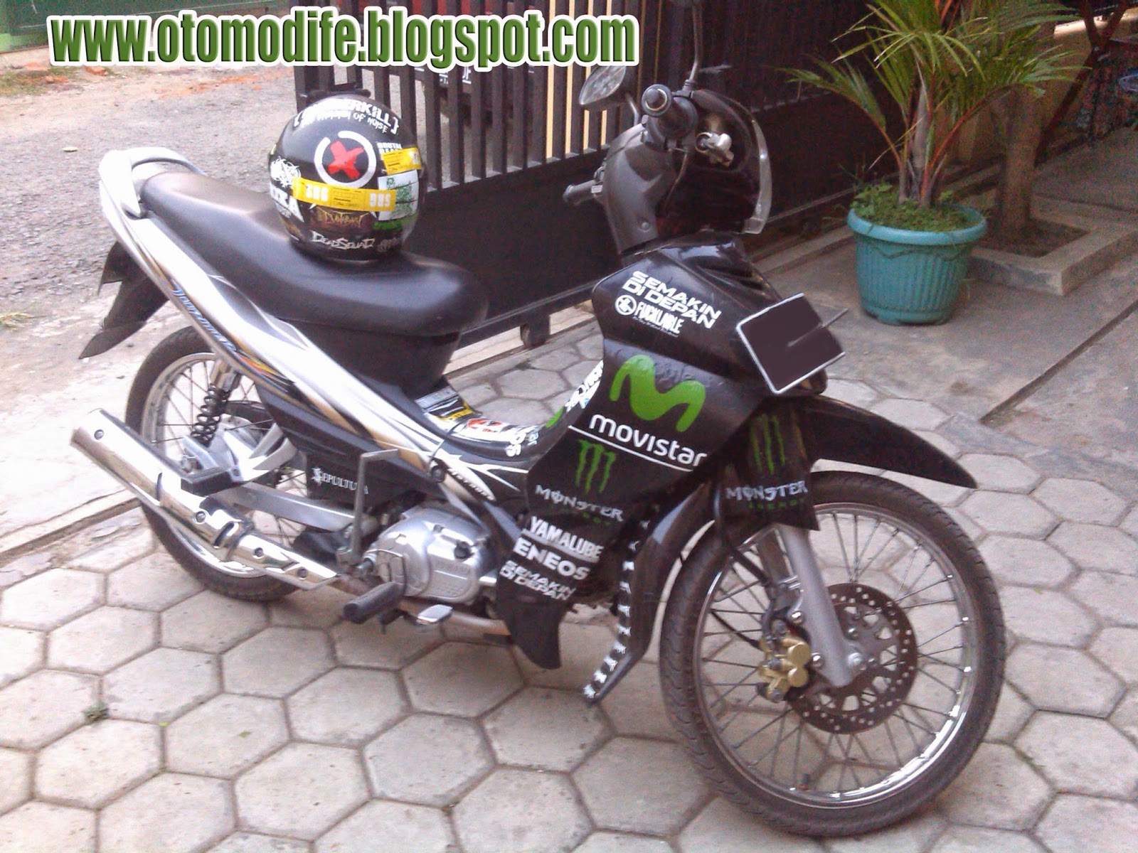  Modifikasi  Jupiter  Z  2008  Hitam Ala Movistar Yamaha  MotoGP 