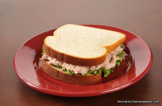 Sandwic tuna dan keju