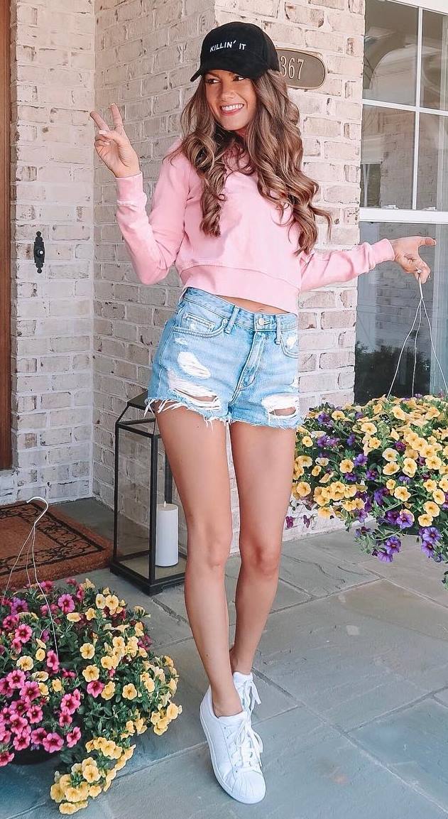 casual style addiction / hat + pink sweatshirt + shorts + sneakers