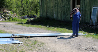 Bekir measuring out the metal