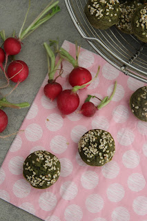 Cuillère et saladier : Muffins aux fanes de radis (vegan)