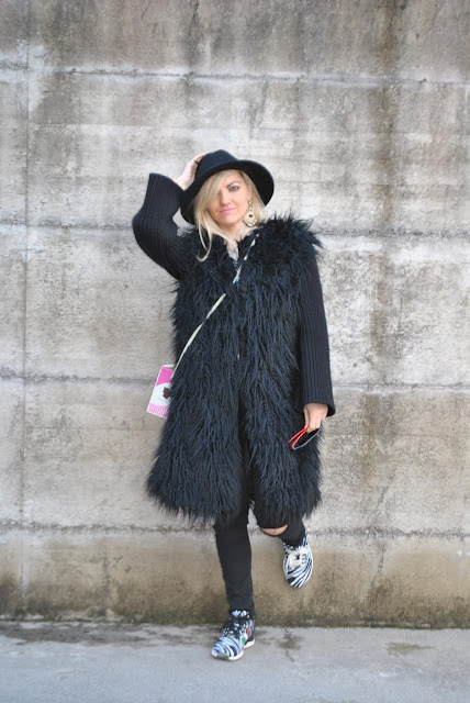  regalare a natale idee regalo natale 2018 come indossare la pelliccia ecologica Christmas gifts Christmas gift guide faux fur outfit how to sera faux fur mariafelicia magno fashion blogger colorblock by felym fashion blogger italiane blog di moda blogger italiane di moda outfit mariafelicia magno outfit invernali