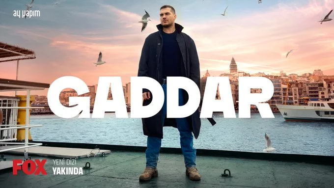The much-anticipated release date for Ay Yapım's latest production, "Gaddar," starring Çağatay Ulusoy, Sümeyye Aydoğan, and Onur Saylak, has been officially announced. Mark your calendars for the premiere on February 2nd, a Friday night, exclusively on FOX.