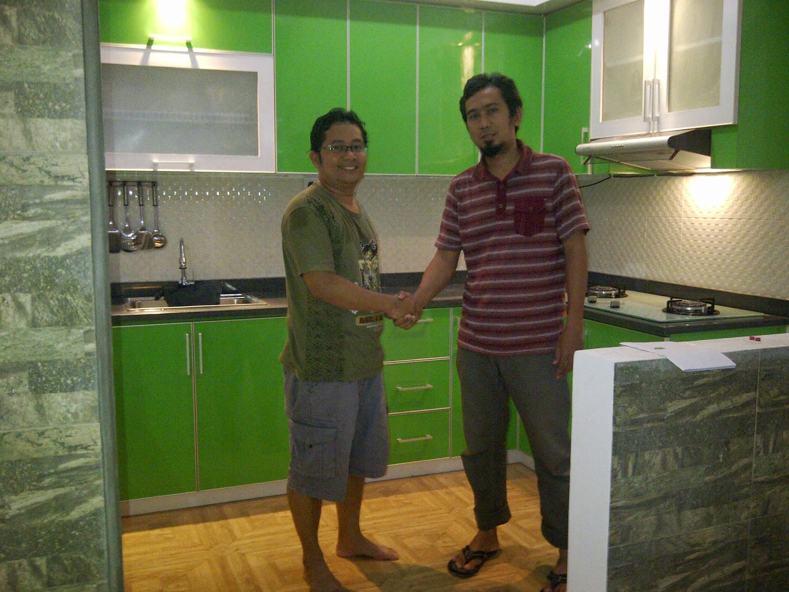 Model dapur minimalis warna hijau Jasa Kitchen Set Murah