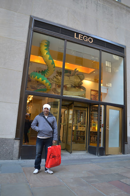 ROCKEFELLER CENTER - MARIDÃO CURTINDO A LOJA DO LEGO