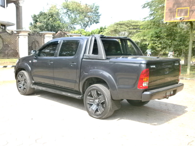 automoda: DIJUAL TOYOTA HILUX DOUBLE CABIN 2010